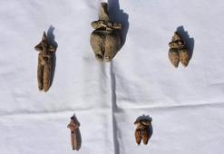 Ulucak Höyüğü'nde 8 bin yıllık 5 heykelcik bulundu