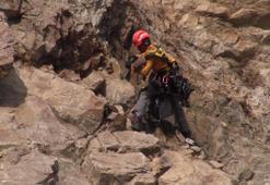 Sel afeti sonrası endüstriyel dağcılar ‘riskli kaya’ avında