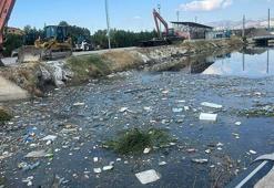 İzmir'de derede kirlilik