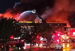 Şanlıurfa'da iş yeri yangını; çatının bir bölümü çöktü