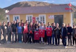 Eski okul binasını 'el birliği' ile restore edip, sosyal alana dönüştürdüler