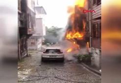 Beşiktaş'ta 3 katlı ahşap binada yangın