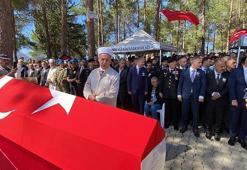 Trafik kazasında şehit olan astsubay, Osmaniye'de toprağa verildi