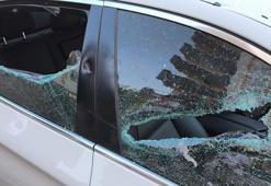 Sopa ve demirlerle otomobillere zarar verdiler; 5 gözaltı