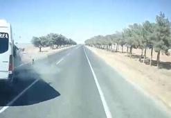 Minibüsle otomobilin çarpıştığı, 1 kişinin öldüğü kaza kamerada