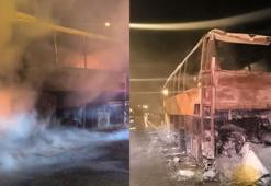 Adana'da seyir halindeki yolcu otobüsü yandı