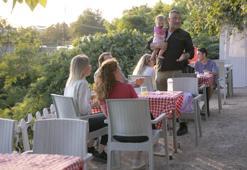 Arka Sokaklar’da mutluluk tablosu