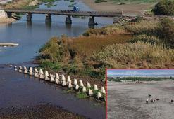 Büyükçekmece Baraj Gölü'nde su seviyesi düştü; Tarihi Çakmak Hattı yeniden gün yüzüne çıktı