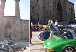 Belçikalı gezginler, klasik otomobilleriyle Erzurum'da