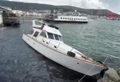 Bodrum'da kuvvetli rüzgar; tekne karaya vurdu
