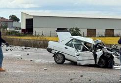 Balıkesir’de öğrenci servisi ile otomobil çarpıştı: 2 ölü, 7 yaralı