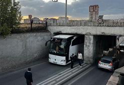 Ağrı 1970 Spor'un takım otobüsü, Kayseri'de altgeçide sıkıştı