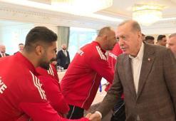 Cumhurbaşkanı Erdoğan, şampiyon güreşçileri kabul etti