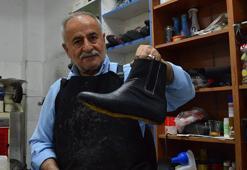 Babasının Kore Savaşı’nda askerlerden öğrendiği ayakkabıcılık mesleğini sürdürüyor