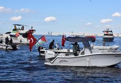 İzmir'de tekneler, Sumud Filosu'na destek için denize açıldı