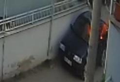 Husumetlisinin otomobilini kundakladı; o anlar kamerada