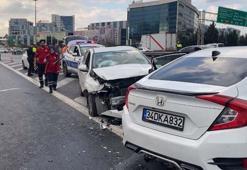 Bağcılar TEM Otoyolu’nda 2 otomobil çarpıştı: 4 yaralı