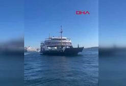 Sirkeci'de feribot iskeleye çarptı