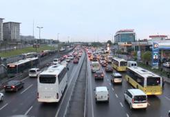 İstanbul'da yağmur etkili oldu; trafik yoğunluğu oluştu