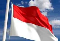 Endonezya'da okul binasının çökmesi sonucu hayatını kaybedenlerin sayısı 63'e yükseldi