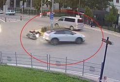Otomobile çarpmamak için sürücüsünün ani fren yaptığı motosiklet devrildi; kaza kamerada