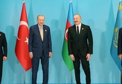 Cumhurbaşkanı Erdoğan, Türk Devletleri Teşkilatı 12’nci Zirvesi’nde aile fotoğrafı çekimine katıldı