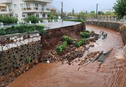 Marmaris'te sağanak hayatı olumsuz etkiledi