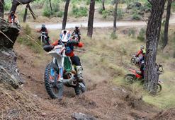 Ünlü sporcudan genç yeteneklere enduro motosiklet eğitimi
