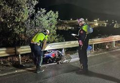 İzmir’de kamyonet ile elektrikli bisiklet çarpıştı: 2 ölü