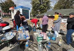 Edirne’de su kesintileri nedeniyle çeşme önlerinde kuyruk oluştu