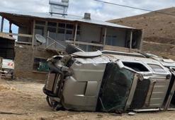 Yağış nedeniyle yoldan çıkan kamyonet takla attı: 1 ölü, 1 yaralı