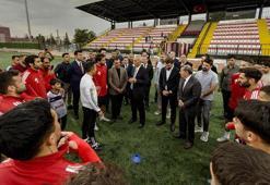 Galatasaray Başkanı Özbek’ten Mardin 1969 Spor’a ziyaret