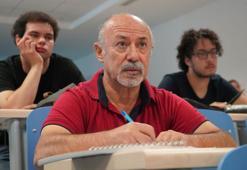 63 yaşında yeniden üniversite öğrencisi