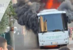 Park halindeki özel halk otobüsü yandı