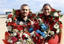 Boks Şampiyonu Kethüda’ya çiçekli karşılama