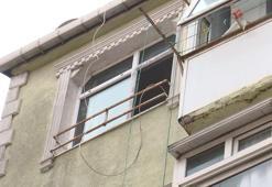 Fatih’te 5'inci kattan düşen kadın hayatını kaybetti