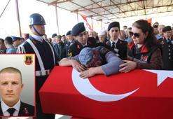 Trafik kazasında şehit olan jandarma astsubay, memleketi Manisa'da toprağa verildi