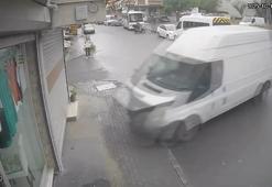 Avcılar'da panelvan iş yerine çarptı; kaza kamerada
