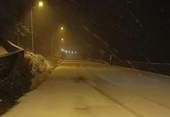 Uludağ’ın zirvesi beyaza büründü