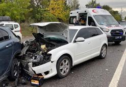 Kocaeli’de 5 otomobil zincirleme kazaya karıştı; 1’i çocuk, 5 yaralı