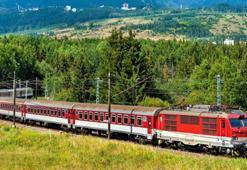 Slovakya’da tren kazası: 66 yaralı