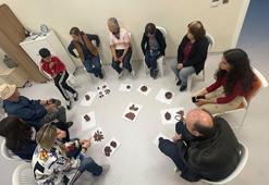 Özel gereksinimli bireylere sanatla terapi