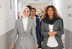 Bakan Göktaş'tan Roma'da engelli çocukların sanat eğitimi aldığı merkeze ziyaret