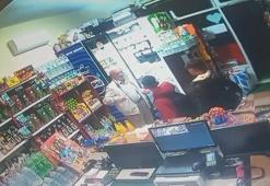 Pendik'te markette cep telefonu hırsızlığı kamerada