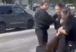 Çanakkale’de liseli 2 kız öğrenci okul çıkışında kavga etti; o anlar kamerada