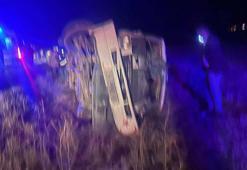 İşçi servisi ile otomobil çarpıştı: 18 yaralı