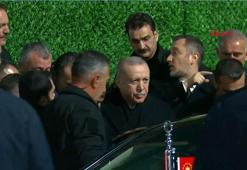 Cumhurbaşkanı Erdoğan, Türkiye-Gürcistan maçını tribünlerden takip etti