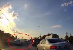 Otomobil, 4 otomobil ile motosiklete çarptı; o anlar kamerada