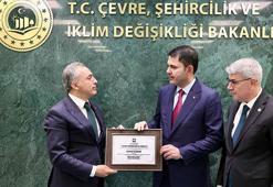 Osmaniye Belediye Meclisi'nden Bakan Kurum'a 'Fahri Hemşehrilik Beratı'