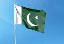 Pakistan'da kamyon uçuruma yuvarlandı: 15 ölü, 8 yaralı